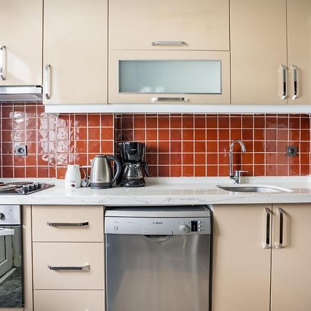 Apartamento Spacious Flat Near Caddebostan Coast Estambul Exterior foto