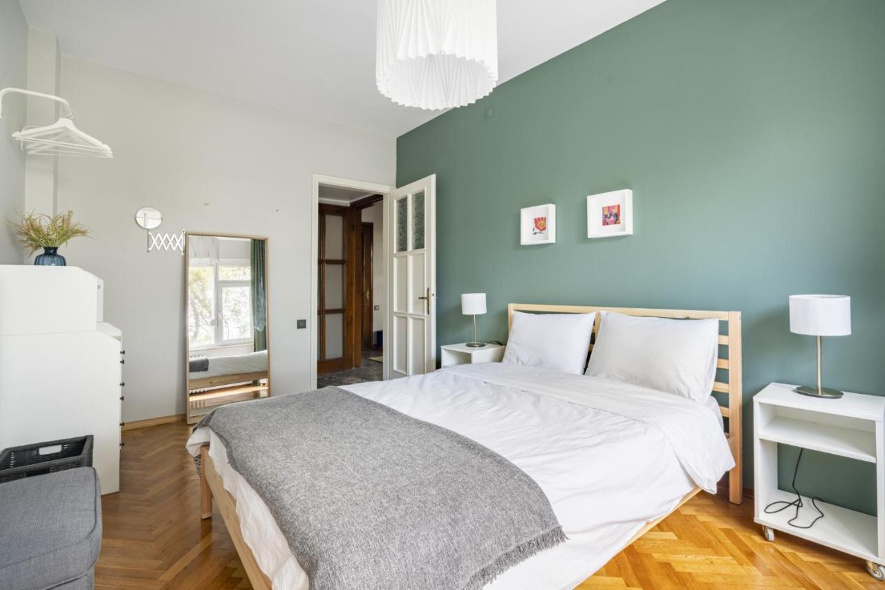 Apartamento Spacious Flat Near Caddebostan Coast Estambul Exterior foto